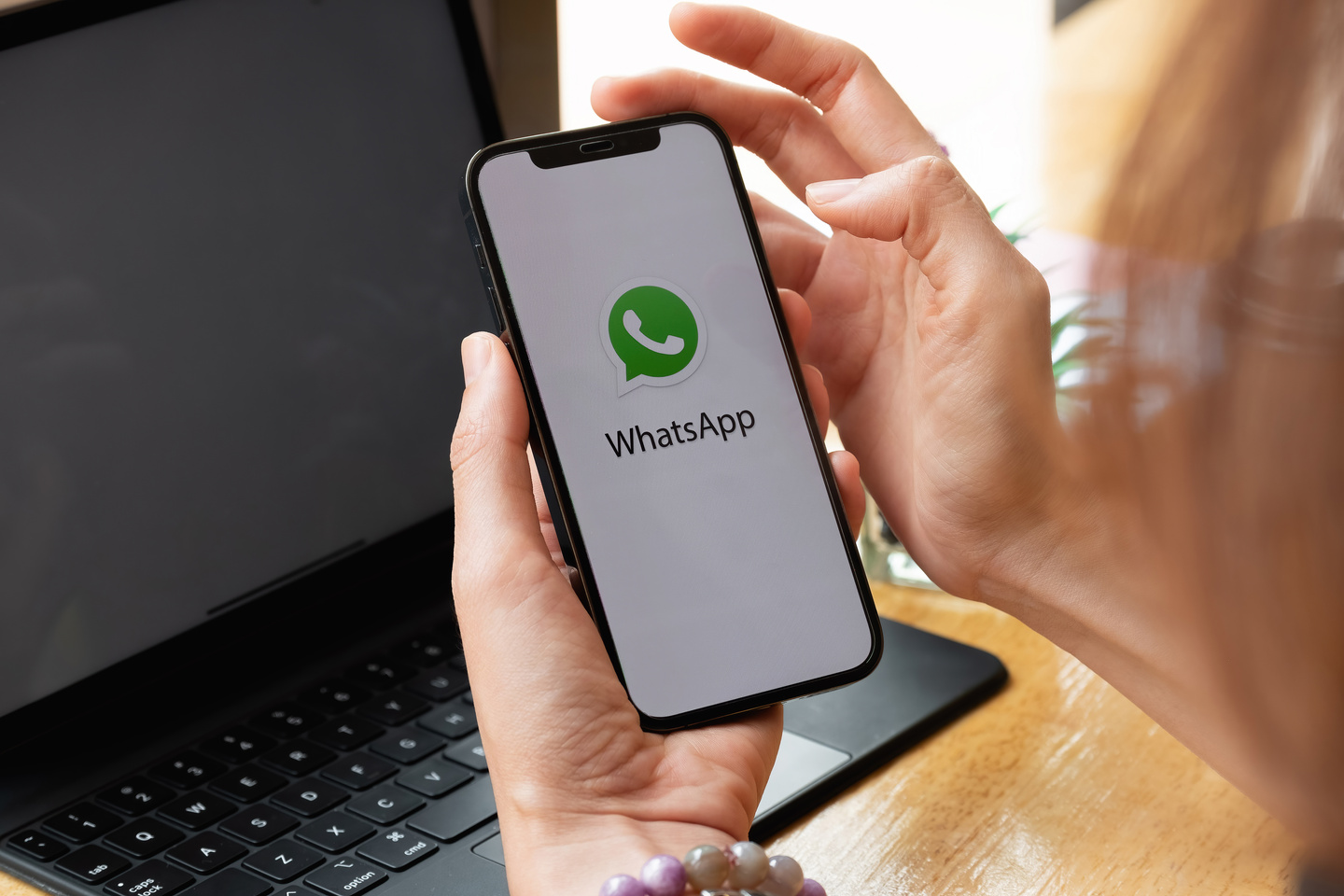 WhatsApp Mobile Application 